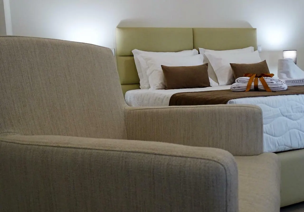 Bowen, Luxury Suites Lagos Portugal