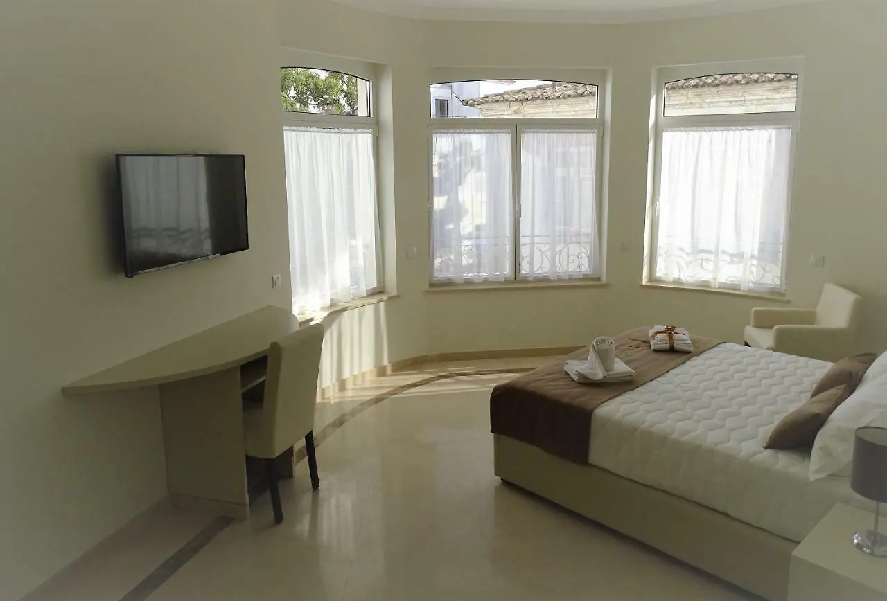 Bowen, Luxury Suites Lagos Guest house