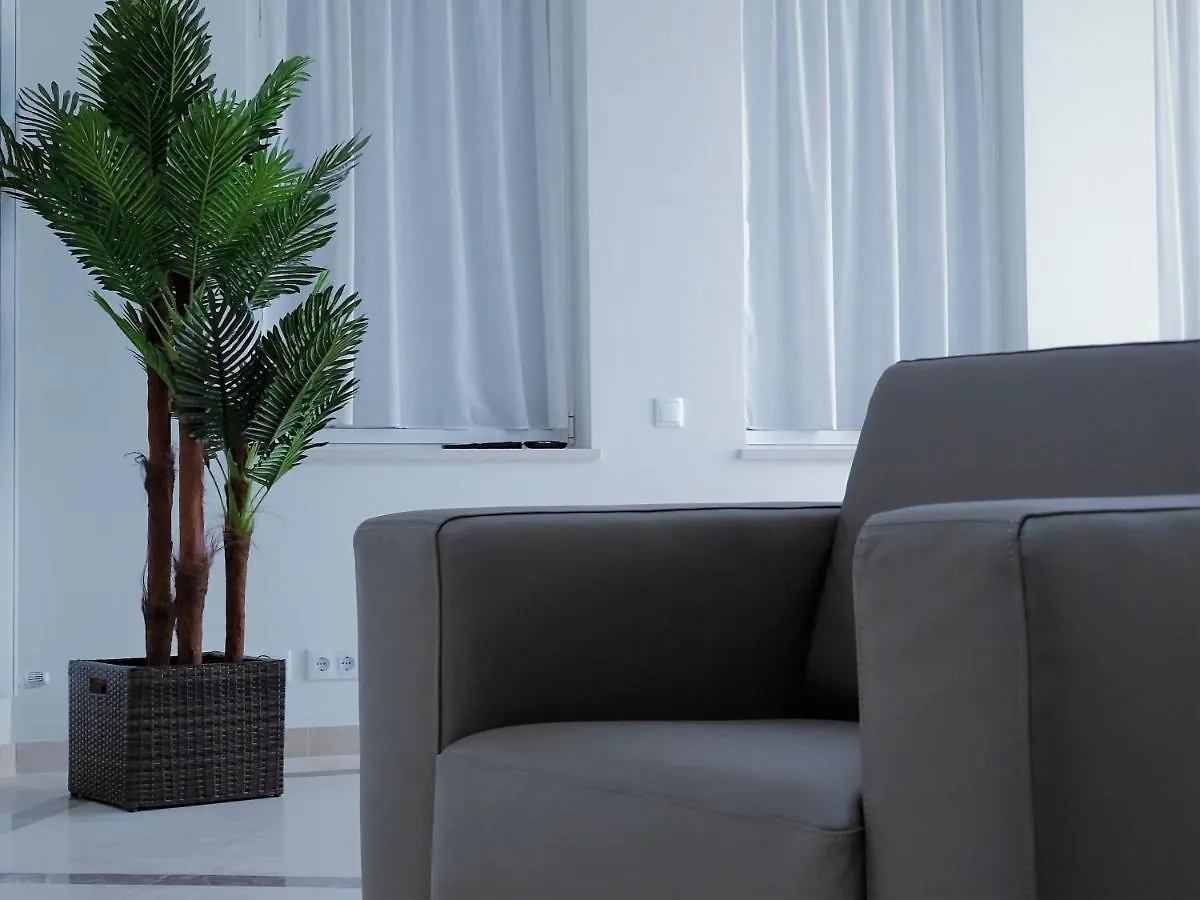 Bowen, Luxury Suites Lagos