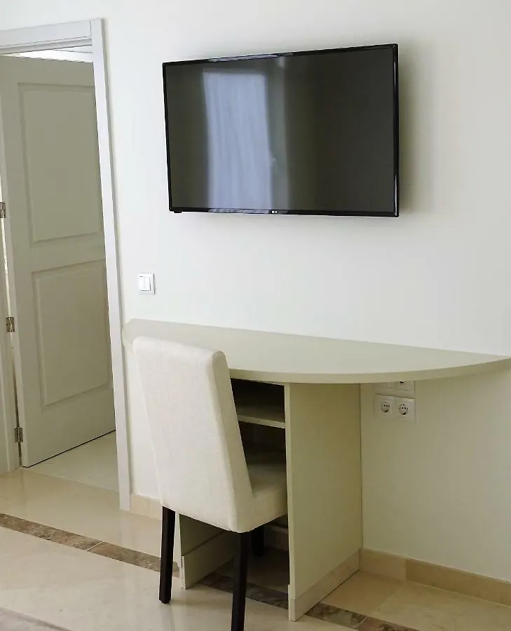 Bowen, Luxury Suites Lagos