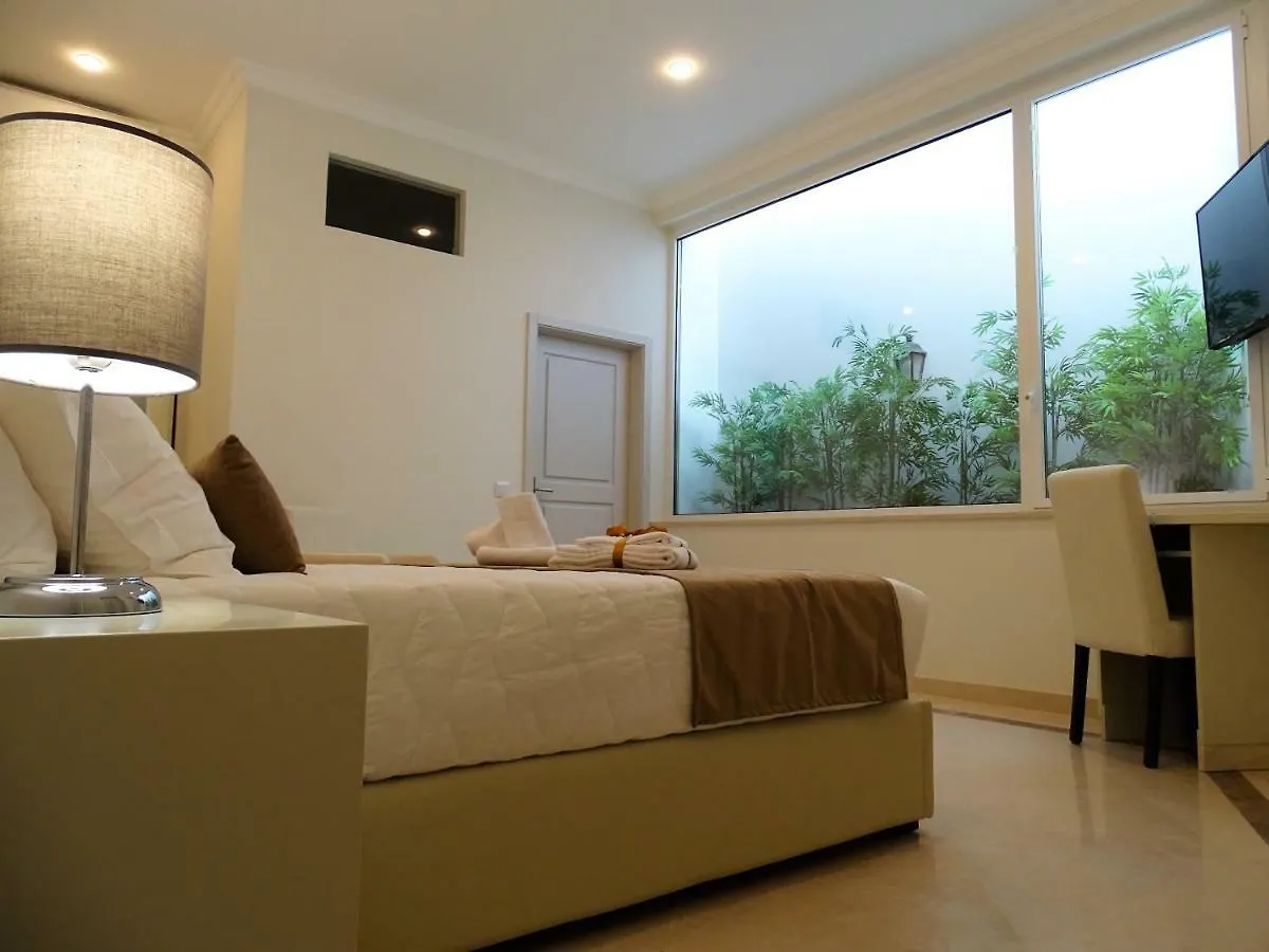 Bowen, Luxury Suites Lagos Guest house