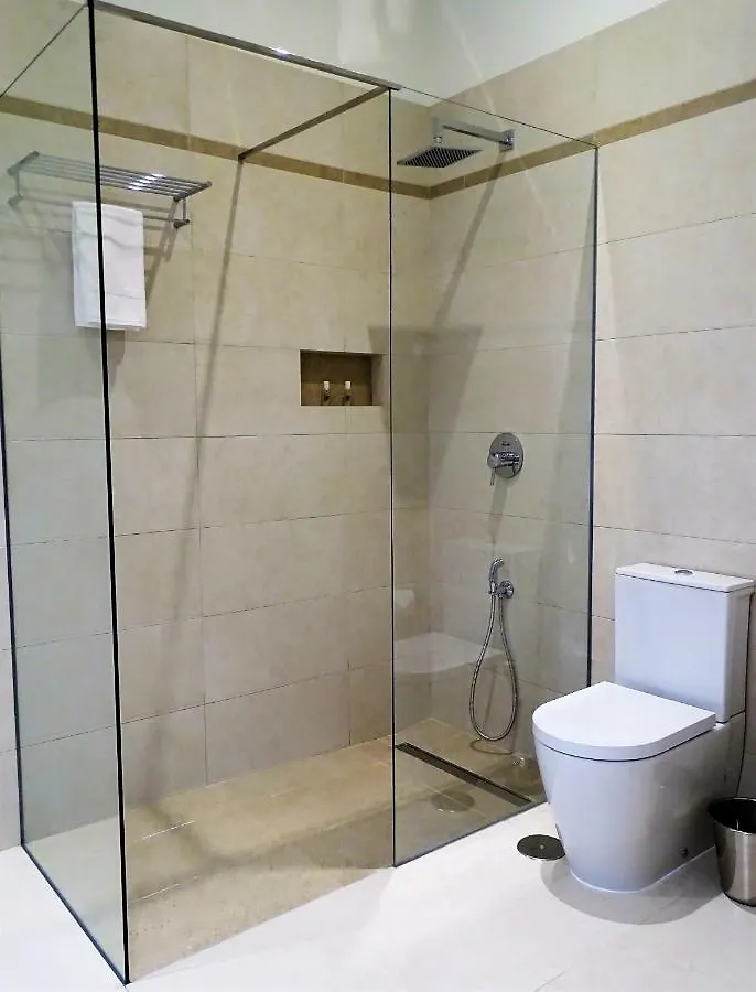 Bowen, Luxury Suites Lagos 0*,  Portugal